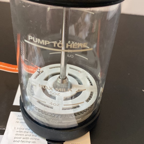 Ninja Coffee Bar easy Frother transform any type of milk to frothy foam - Picture 4 of 8